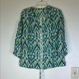 Patterned Green and Blue Women's Top Sz Large 3/4 sleeve bottom adjustable V nec